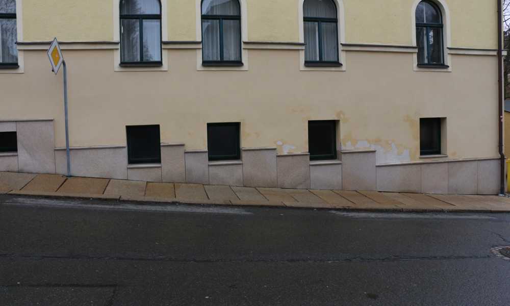 Sockelverkleidung aus Granit