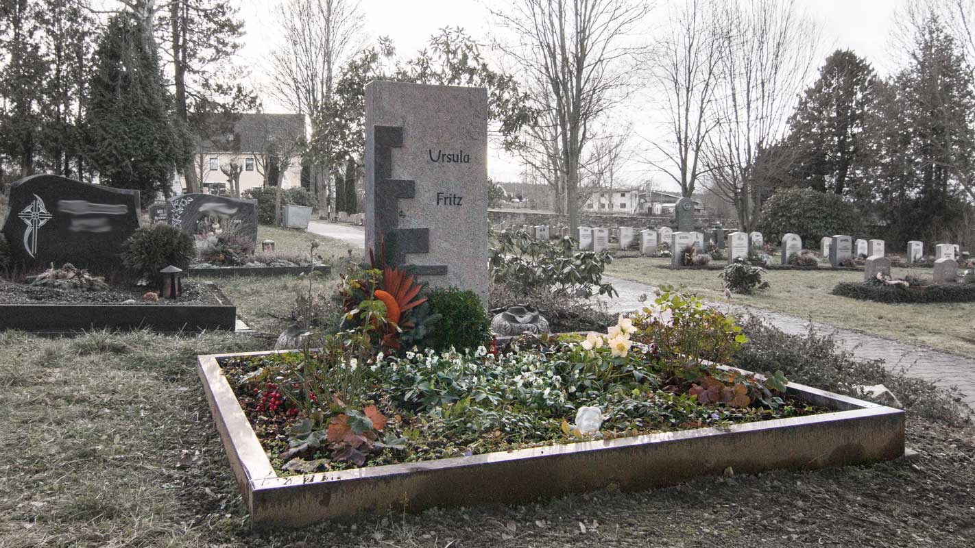 handwerklich gearbeitetes Grabmal