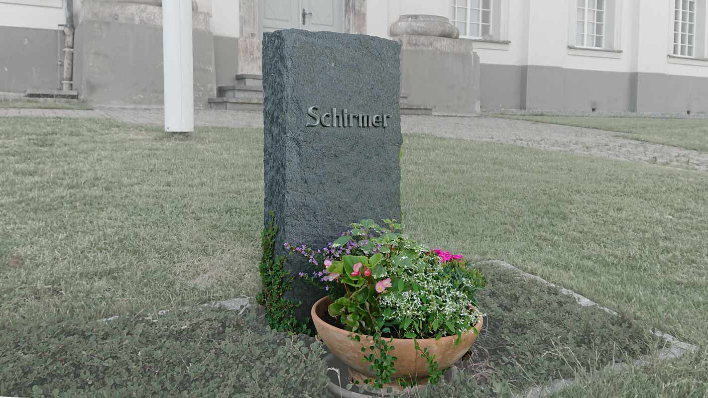 Grabmal aus Theuamer Schiefer