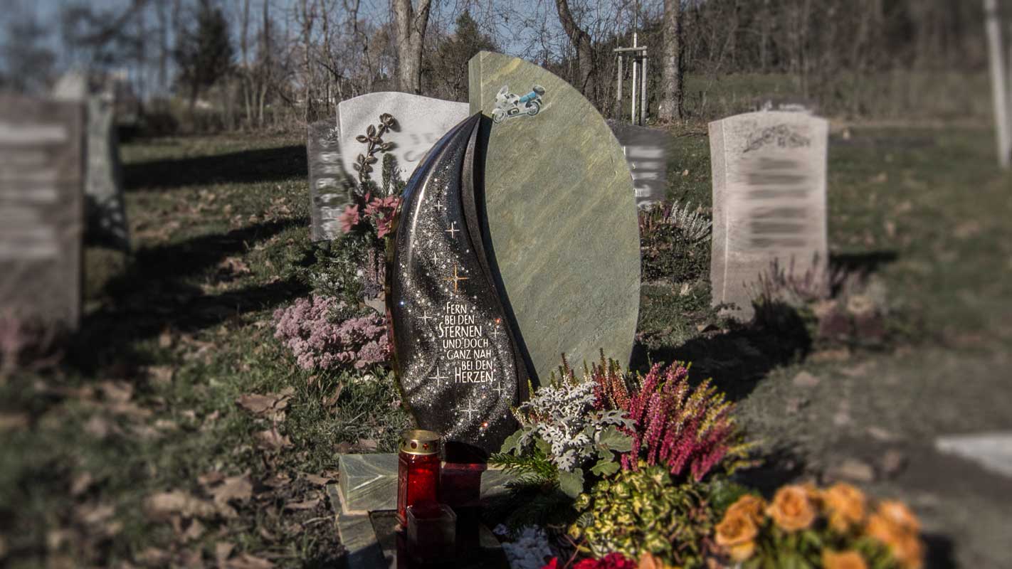 Motorrad mit Swarovskisteinen