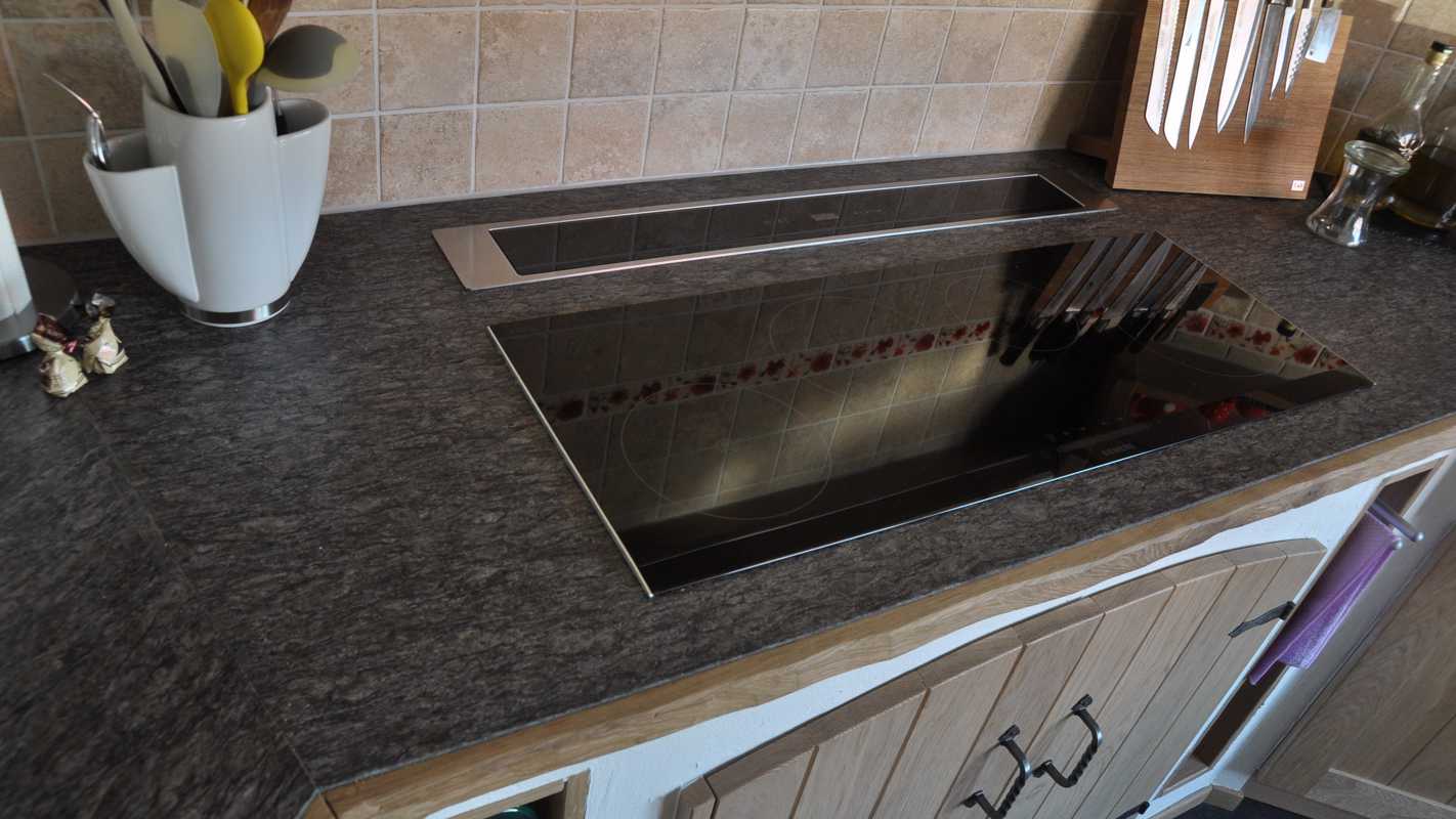 Kochfeld in Naturstein arbeitsplatte