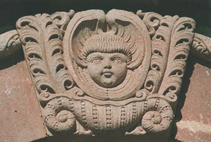 Schlussstein mit Gesicht