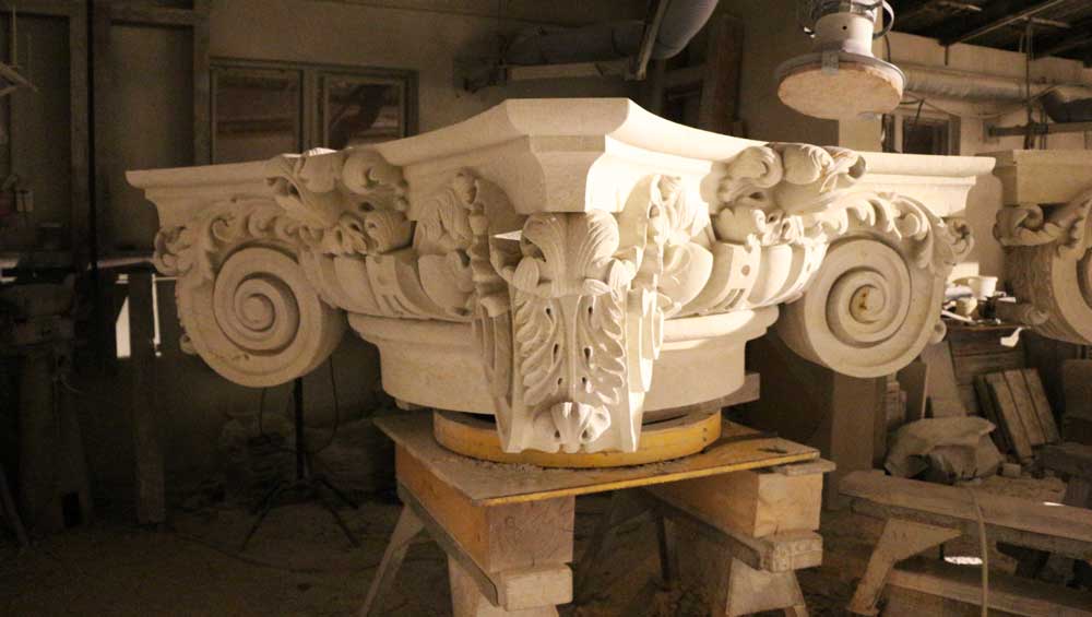 Voluten eines Kollossalkapitels